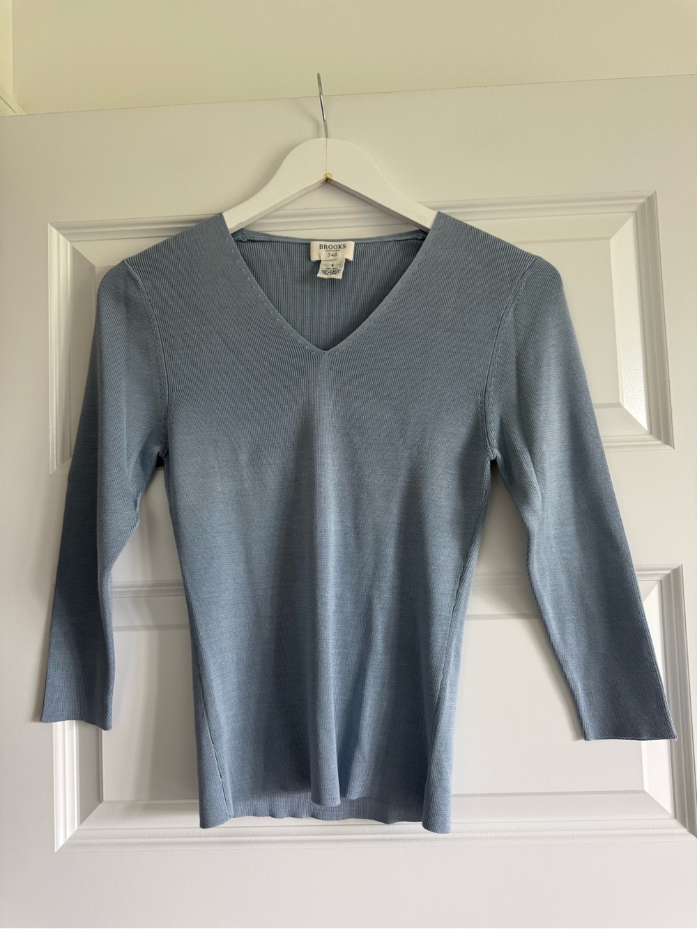 Brooks Brothers 346 100% Silk Blue Rib Knit V-Neck Sweater Top 3/4 Sleeve Small